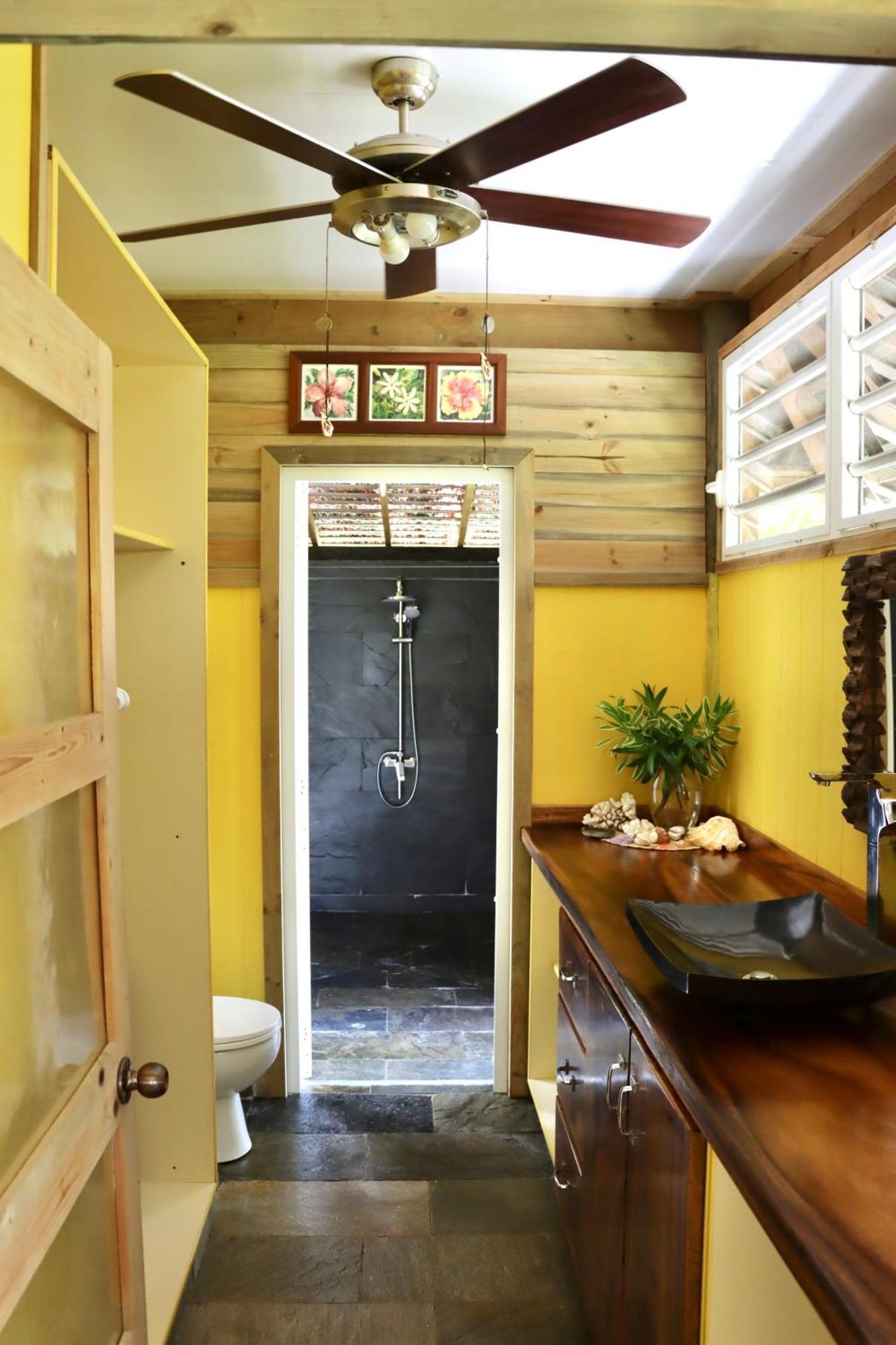 Bungalow Bali Hai Fare Exterior photo