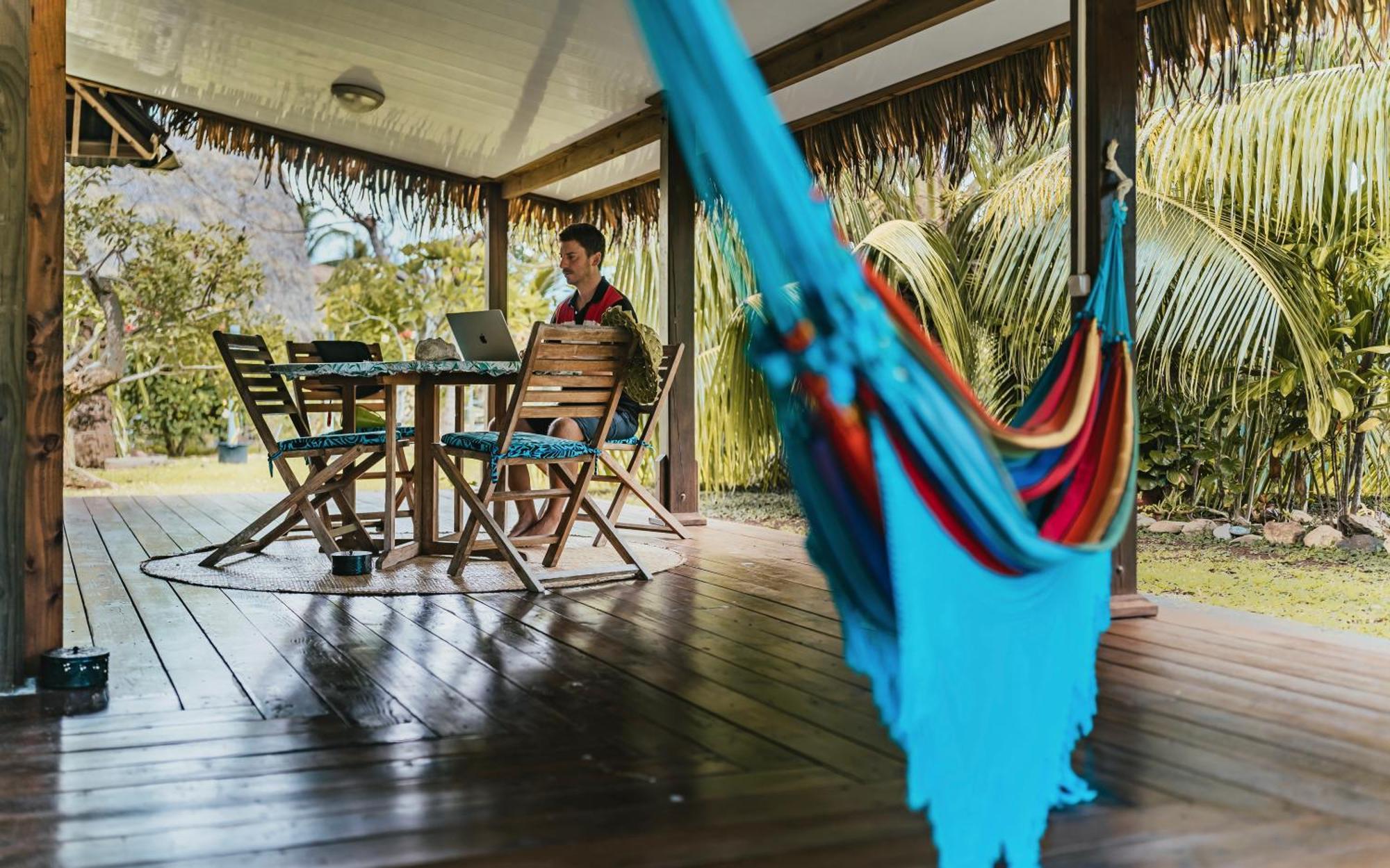 Bungalow Bali Hai Fare Exterior photo