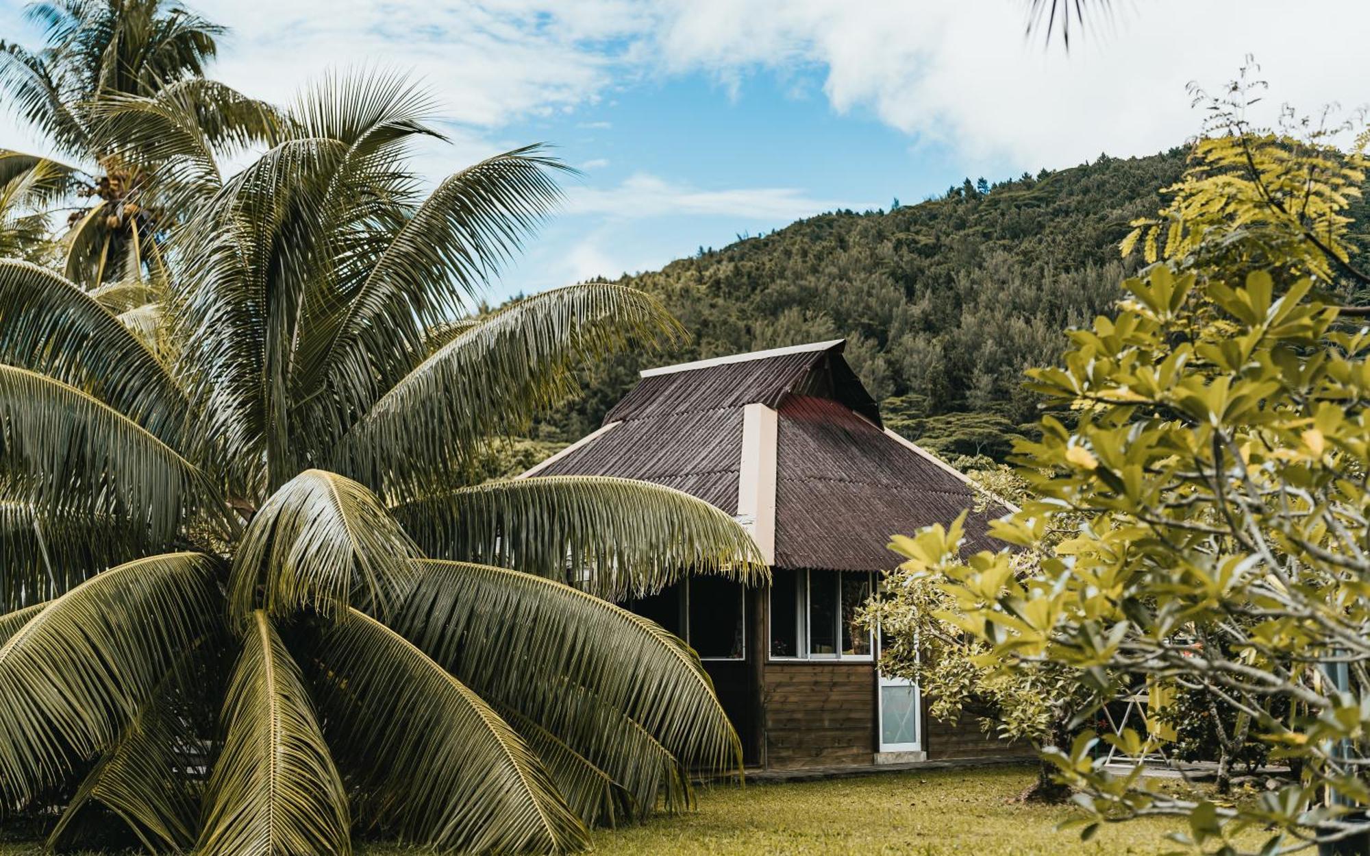 Bungalow Bali Hai Fare Exterior photo
