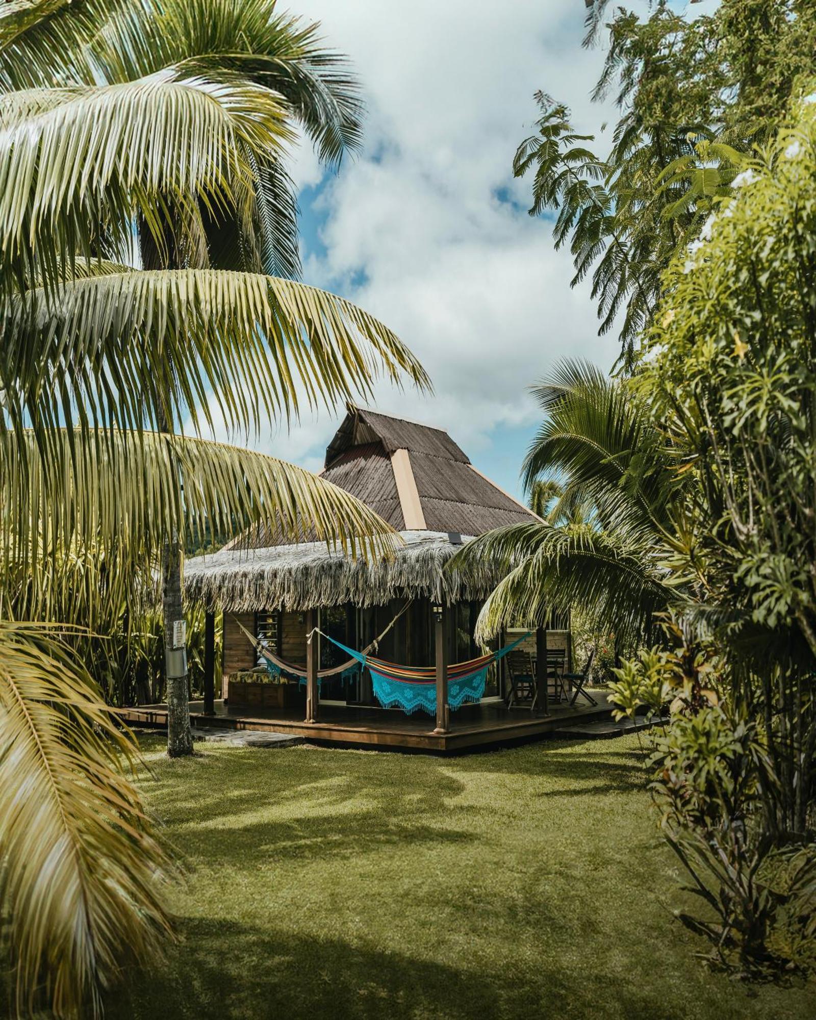 Bungalow Bali Hai Fare Exterior photo